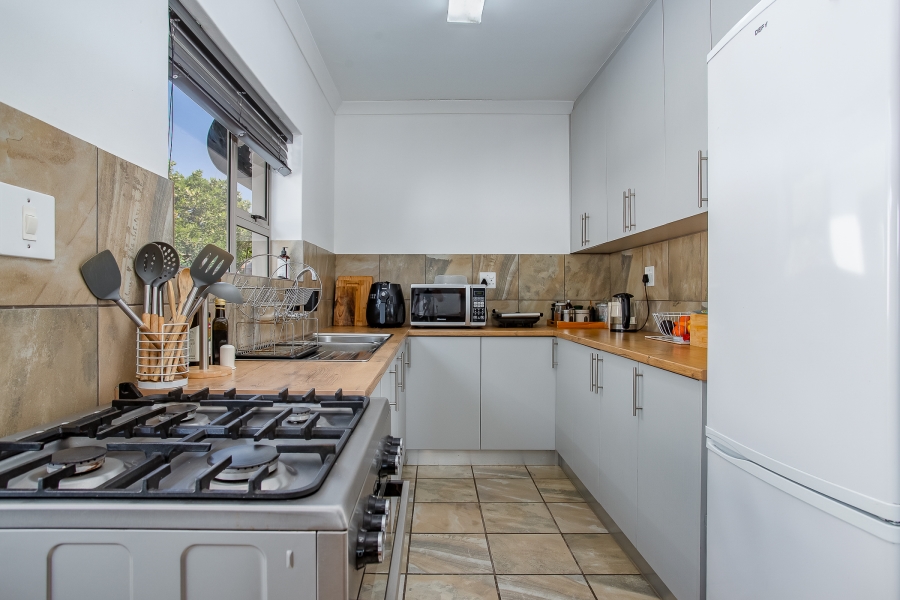 2 Bedroom Property for Sale in Lemoenkloof Western Cape